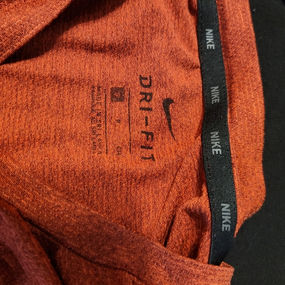 Men's athletic Nike Dry-Fit T-shirt - Picture 3 of 4